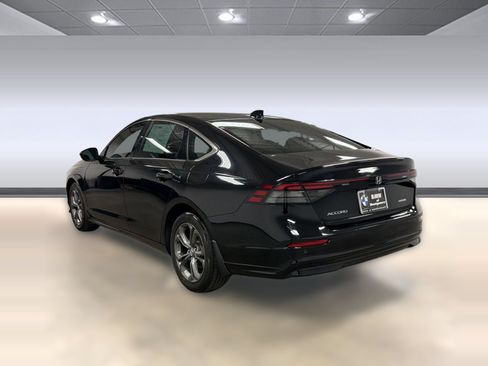 Used 2023 Honda Accord EX-L image 2