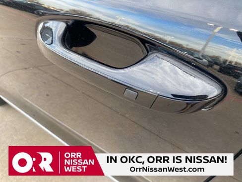 Used 2024 Kia Telluride EX w/ EX Captain's Chair Package image 11