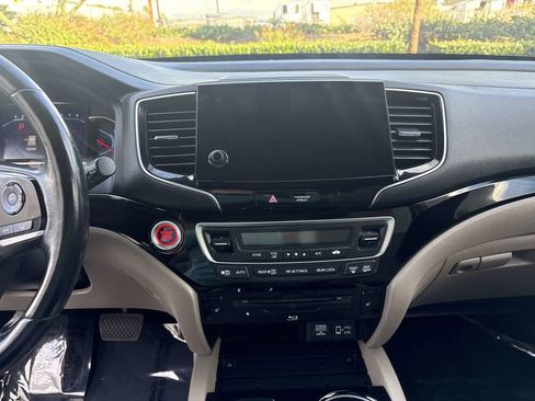 Used 2019 Honda Pilot Touring image 22