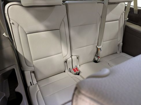 Used 2022 GMC Yukon XL Denali w/ Denali Premium Package image 26