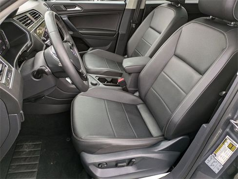 Used 2021 Volkswagen Tiguan SEL image 11