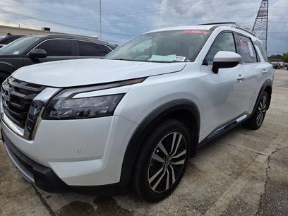 Used 2025 Nissan Pathfinder Platinum
