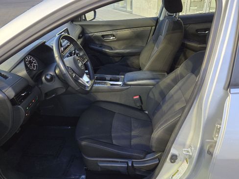 Used 2023 Nissan Sentra SV image 3