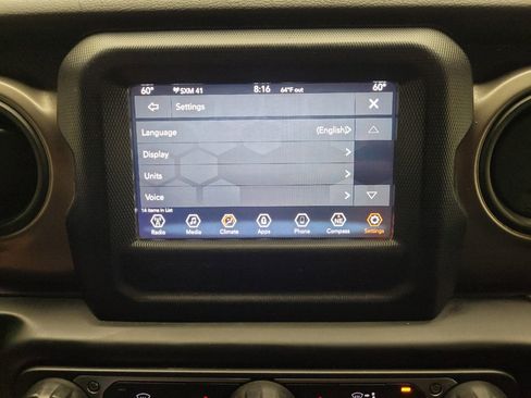 Used 2018 Jeep Wrangler Unlimited Sport S AWD/4WD image 25