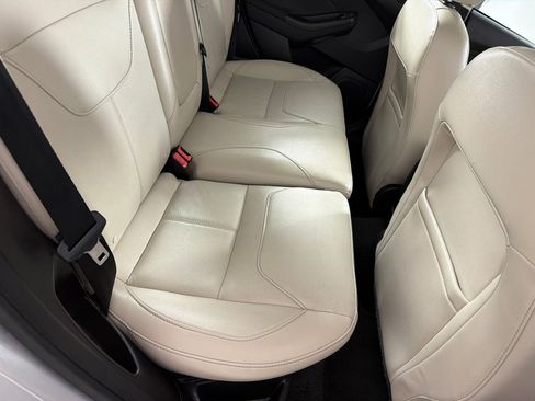 Used 2017 Ford Focus Titanium FWD image 19