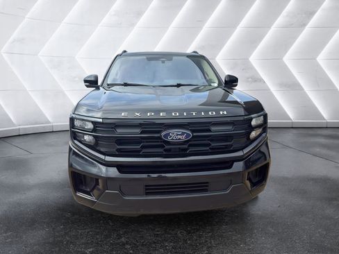 Used 2025 Ford Expedition Active image 2