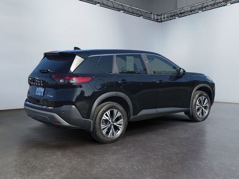 Used 2023 Nissan Rogue SV AWD/4WD image 5