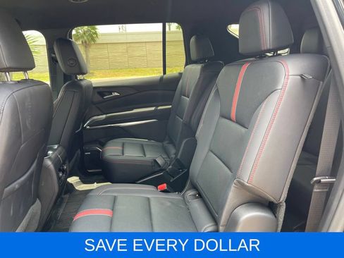 Used 2026 Chevrolet Traverse RS w/ LPO, Floor Liner Package FWD image 16