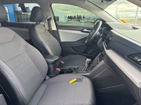 Used 2022 Volkswagen Taos SE image 22