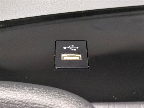 Certified 2025 Toyota Sienna LE image 21