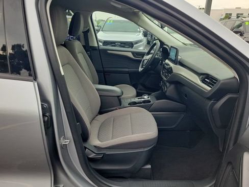 Used 2022 Ford Escape SE w/ SE Sport Appearance Package FWD image 8