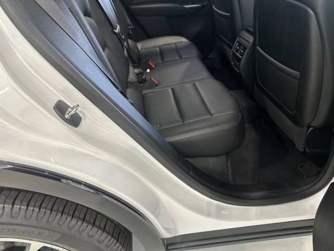 Used 2024 Cadillac XT4 Sport AWD/4WD image 27