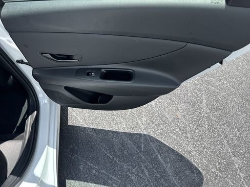 New 2025 Hyundai Elantra Sport image 16