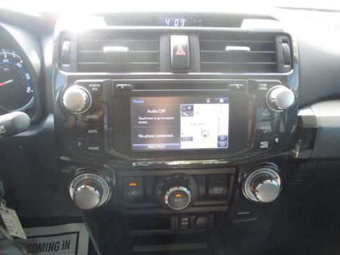 Used 2019 Toyota 4Runner TRD Off-Road Premium AWD/4WD image 18