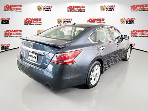 Used 2013 Nissan Altima 2.5 SL w/ Technology Pkg FWD image 17