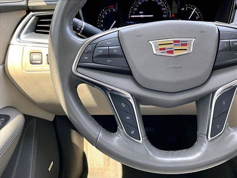 Used 2019 Cadillac XT5 Luxury AWD/4WD image 18