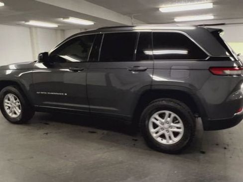 Used 2024 Jeep Grand Cherokee Laredo image 6