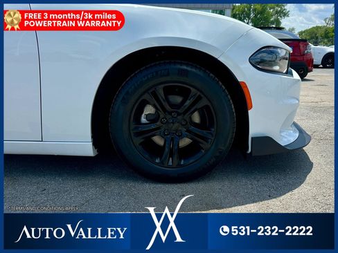 Used 2022 Dodge Charger SXT RWD image 9