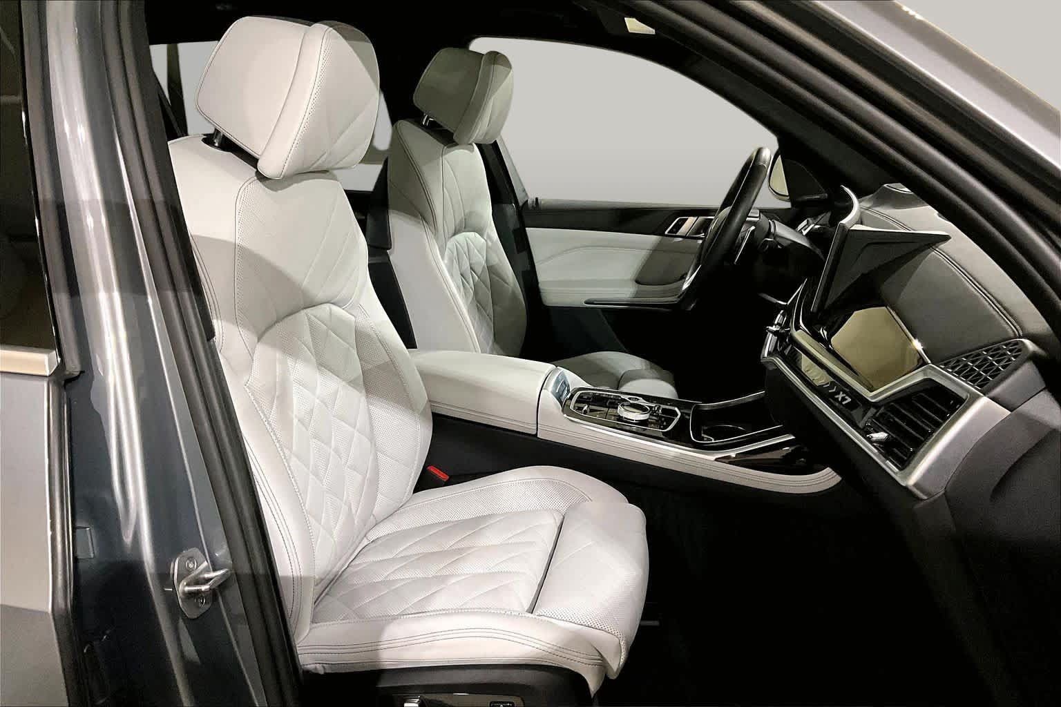 Used 2023 BMW X7 xDrive40i w/ Executive Package AWD/4WD image 7