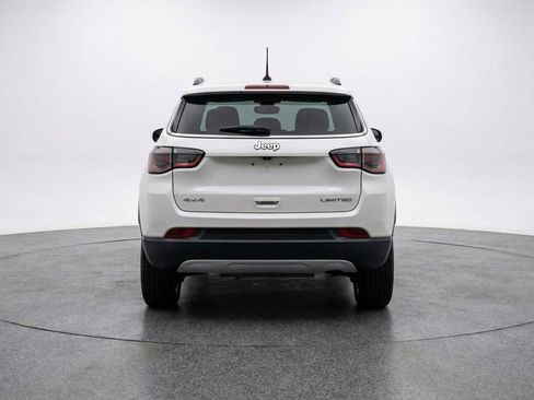 Used 2025 Jeep Compass Latitude AWD/4WD image 7