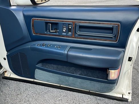 Used 1992 Buick Roadmaster Limited image 40