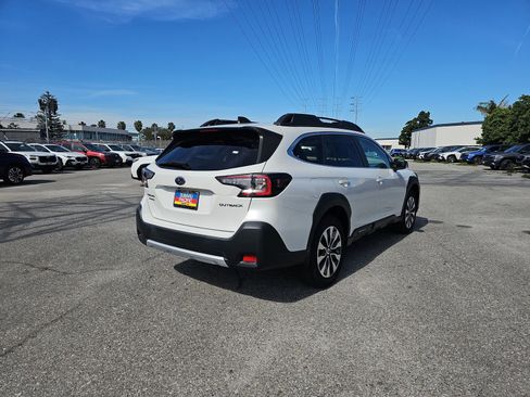 Used 2023 Subaru Outback Limited image 7
