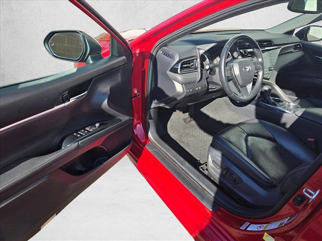 Used 2010 Toyota Camry XLE FWD image 19