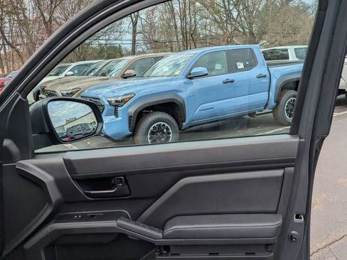 Used 2024 Toyota Tacoma SR5 image 18