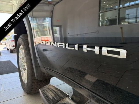 Used 2020 GMC Sierra 2500 Denali w/ Denali Ultimate Package AWD/4WD image 9