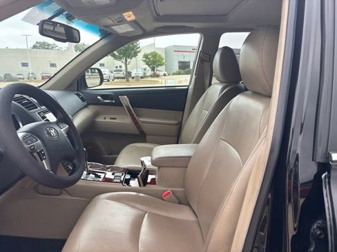 Used 2013 Toyota Highlander Limited AWD/4WD image 11