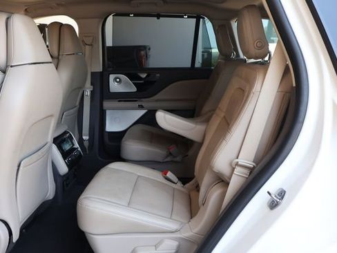 Used 2020 Lincoln Aviator Reserve w/ Equipment Group 202A AWD/4WD image 15