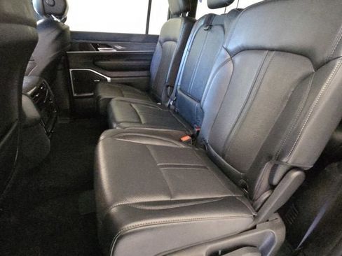 Used 2022 Jeep Wagoneer Series II w/ Premium Group I AWD/4WD image 19