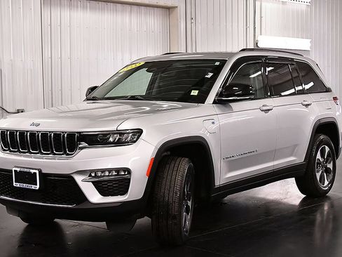 Used 2022 Jeep Grand Cherokee Limited 4xe AWD/4WD image 3