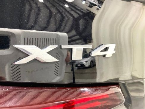 Used 2023 Cadillac XT4 Premium Luxury image 8