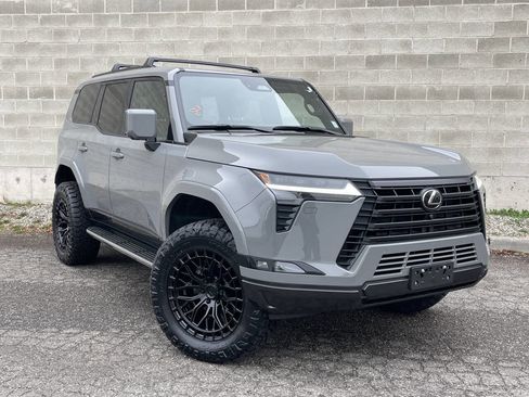 Used 2025 Lexus GX 550 w/ Accessory Package (Z1) image 2