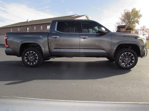 Used 2022 Toyota Tundra Limited image 8