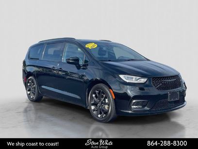 Used 2025 Chrysler Pacifica Limited