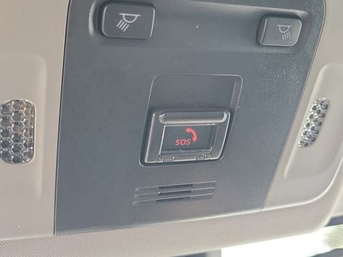 Used 2024 Toyota Camry SE FWD image 18