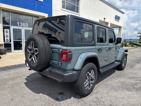 Used 2024 Jeep Wrangler Unlimited Sahara AWD/4WD image 16