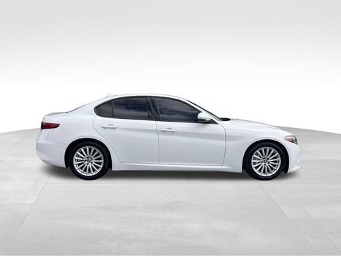 Used 2022 Alfa Romeo Giulia Sprint RWD image 6
