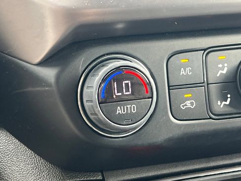 Used 2023 GMC Acadia AT4 w/ Technology Package image 29