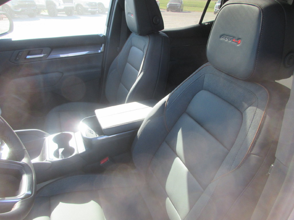 New 2027 GMC Terrain AT4 w/ Convenience Package III AWD/4WD image 11