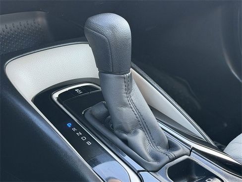 Used 2021 Toyota Corolla LE image 24