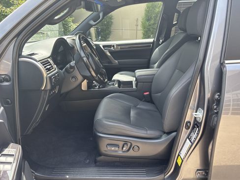 Used 2021 Lexus GX 460 Premium w/ Premium Package AWD/4WD image 16