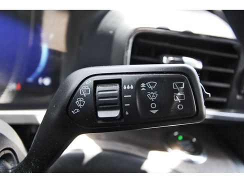 Used 2020 Ford Explorer Platinum w/ Premium Technology Package AWD/4WD image 18