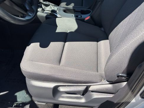Used 2025 Toyota Corolla LE FWD image 17
