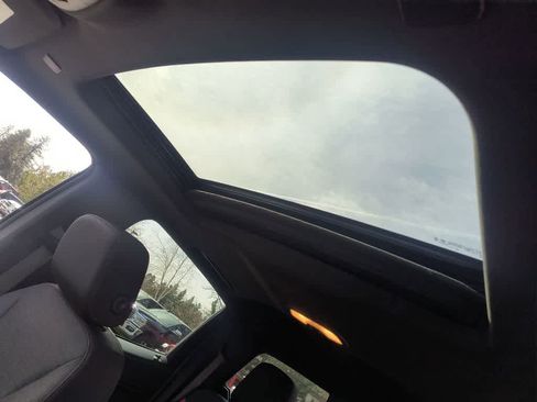 Used 2024 Chevrolet Colorado Z71 w/ Z71 Convenience Package 2 image 21