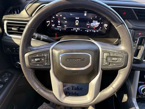 Used 2022 GMC Yukon XL Denali AWD/4WD image 25