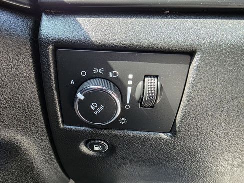 Used 2021 Jeep Grand Cherokee Laredo image 21