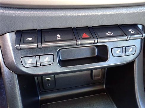 Used 2018 Chevrolet Colorado Z71 AWD/4WD image 20